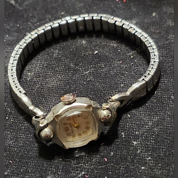 Vintage 40s or 50s Bulova L2 10kt Gold Filled Womens Watch main image 4